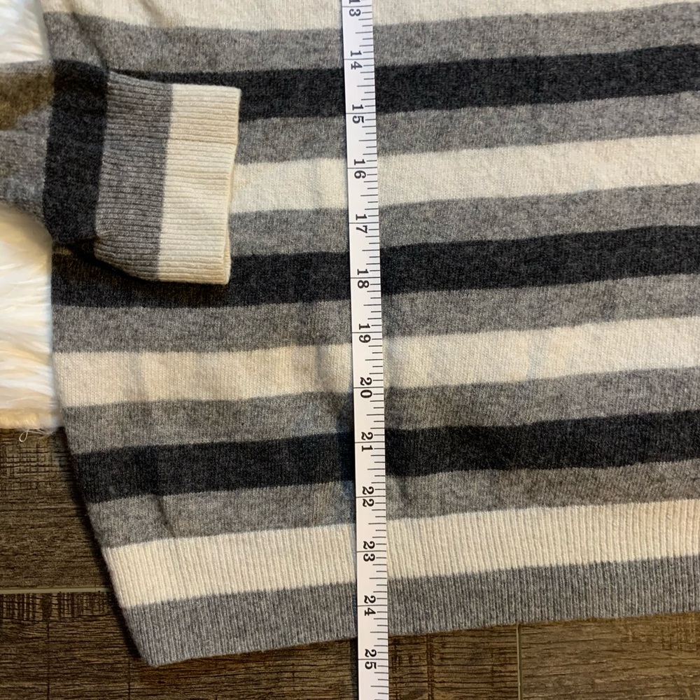 ❤️SOLD Banana Republic wool cashmere sweater - Picture 4 of 7